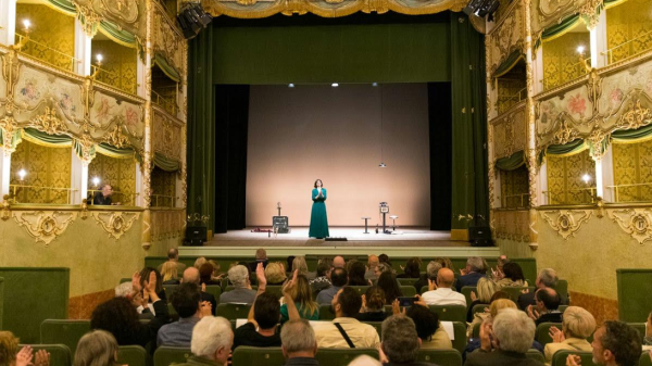 Musikè in teatro con Cinzia Spanò