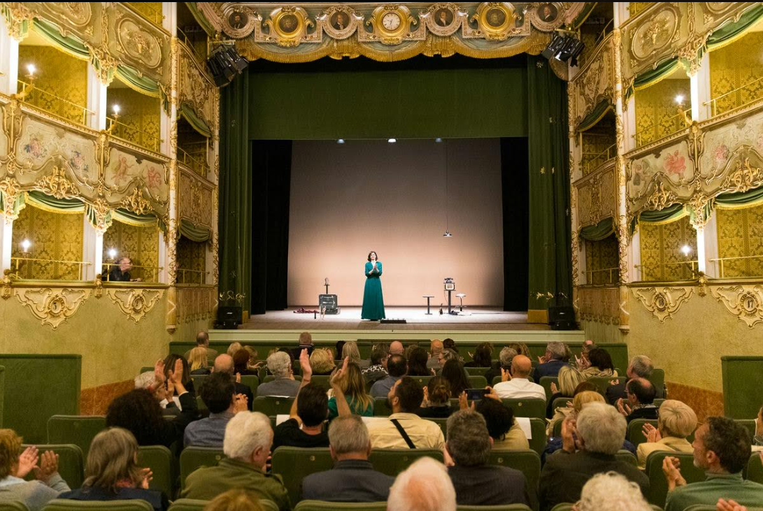 Musikè in teatro con Cinzia Spanò