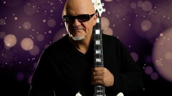 Il chitarrista Frank Gambale