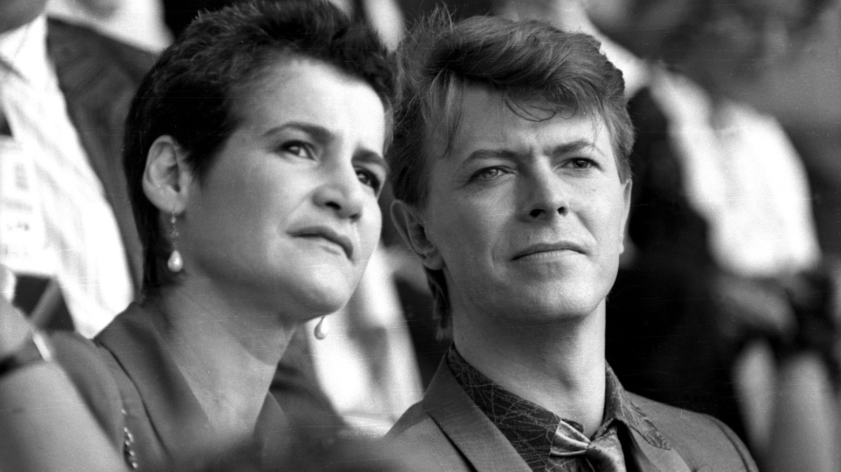 Coco Schwab e David Bowie